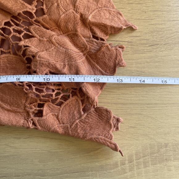 NWT Rumer x Revolve Tropez Crop Top in Rust Floral Lace Crochet Size Small - Picture 5 of 6